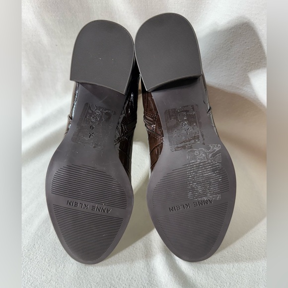 Ann Klein Akmakanda Elegant Brown Ankle Boots Size 9
